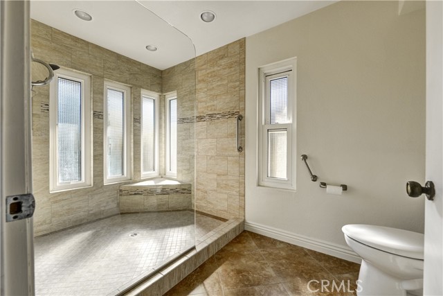 Detail Gallery Image 17 of 28 For 28 E Yale, Irvine,  CA 92604 - 4 Beds | 2/1 Baths