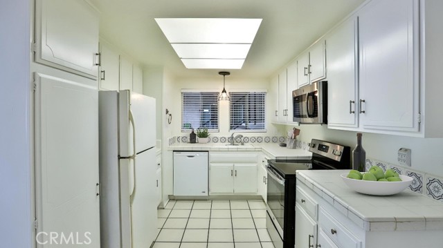 Detail Gallery Image 3 of 9 For 3021 via Buena a,  Laguna Woods,  CA 92637 - 2 Beds | 2 Baths