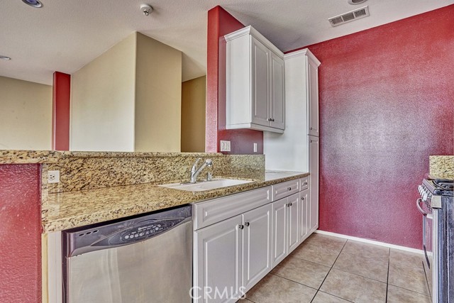 Detail Gallery Image 17 of 22 For 6273 Camposa, Corona,  CA 91752 - 2 Beds | 2/1 Baths