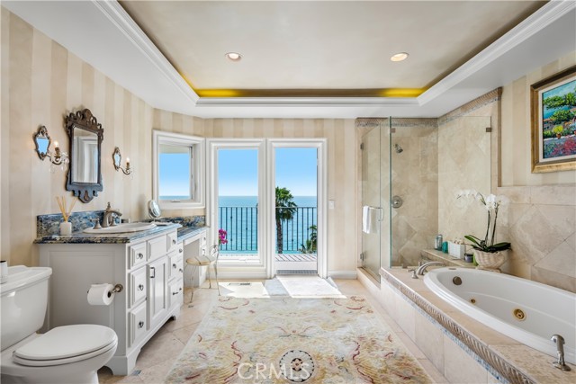Detail Gallery Image 19 of 43 For 32061 Coast Hwy, Laguna Beach,  CA 92651 - 4 Beds | 4/2 Baths