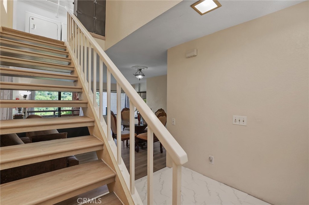 https://media.crmls.org/medias/7b9d101a-5f74-4fb8-a706-c16030c013b9.jpg?preset=X-Large
