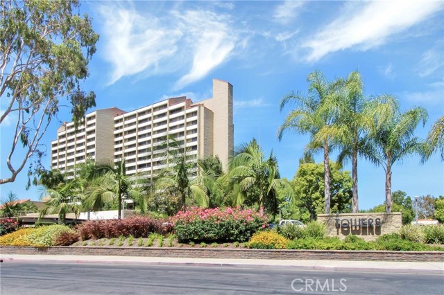 Detail Gallery Image 2 of 18 For 24055 Paseo Del Lago #1162,  Laguna Woods,  CA 92637 - 2 Beds | 2 Baths