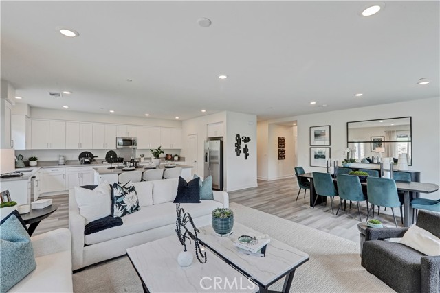 17175 Kent Street, Hesperia CA: https://media.crmls.org/medias/7b9f1e60-9877-4e1e-8460-c5653b3191fd.jpg