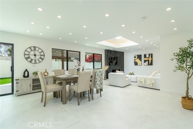 Detail Gallery Image 2 of 48 For 19806 Needles, Chatsworth,  CA 91311 - 3 Beds | 3 Baths