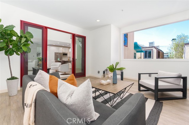 Detail Gallery Image 4 of 32 For 432 1/2 Goldenrod Ave, Corona Del Mar,  CA 92625 - 2 Beds | 2/1 Baths