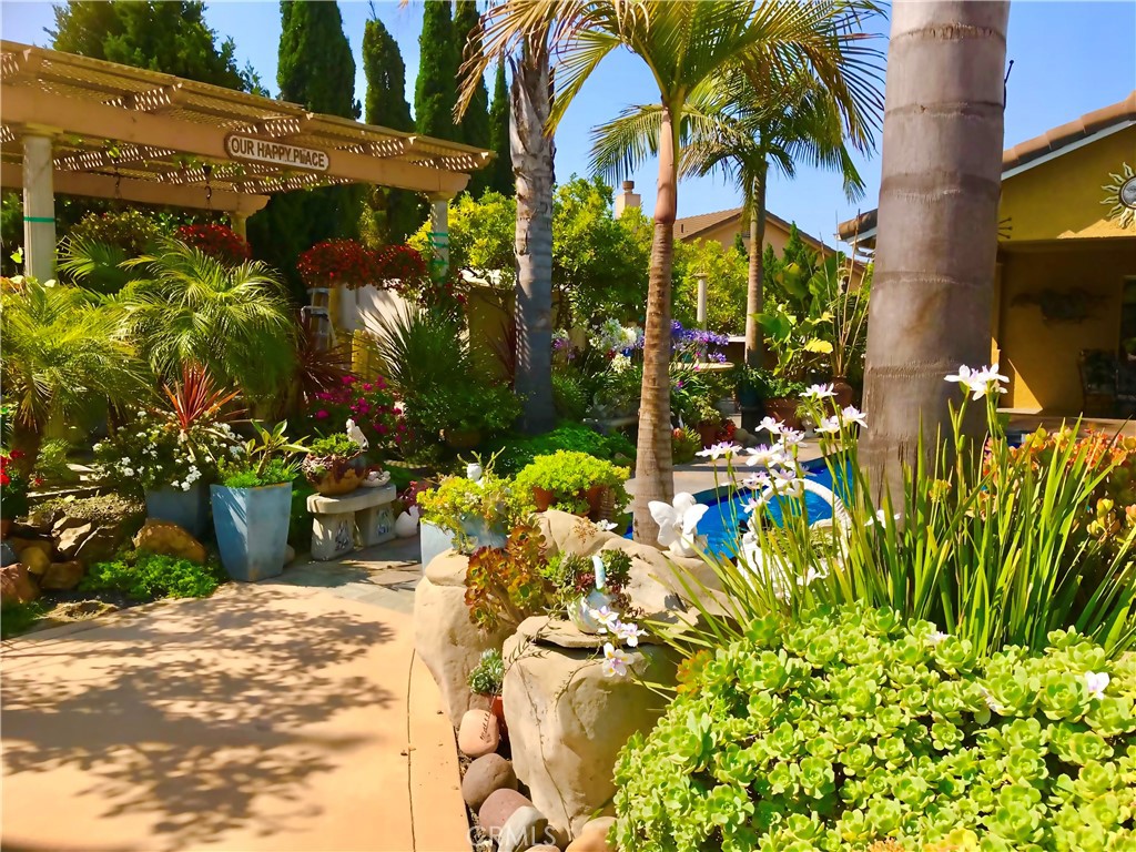 https://media.crmls.org/medias/7ba05903-0b0e-4ca4-9e77-7325436524f8.jpg?preset=X-Large