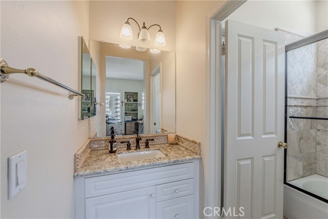2101 S Sanders Ct, La Habra CA: https://media.crmls.org/medias/7ba0c57f-9e32-4a88-ad6e-d1a81734acdb.jpg