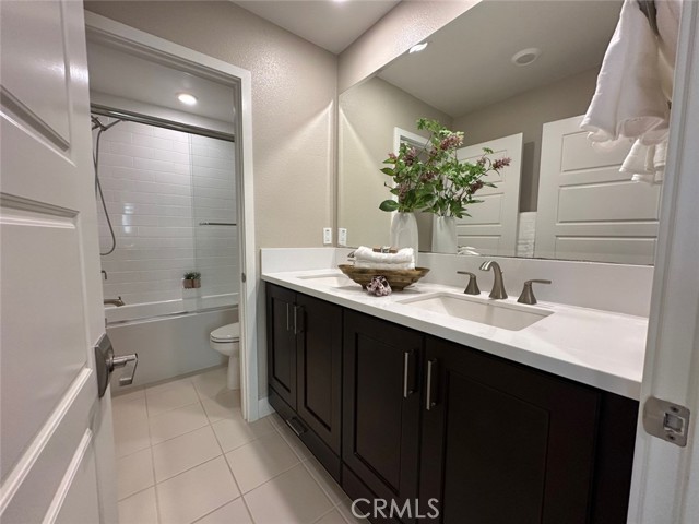 195 Stellar, Irvine CA: https://media.crmls.org/medias/7ba130cc-ed0e-4450-9d32-cfc84dab6848.jpg