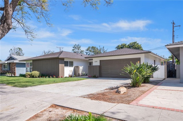 Detail Gallery Image 5 of 45 For 2319 N Hathaway St, Santa Ana,  CA 92705 - 4 Beds | 2 Baths