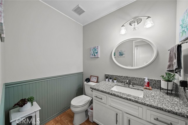 Detail Gallery Image 20 of 44 For 16503 Fairglade, Canyon Country,  CA 91387 - 4 Beds | 3 Baths