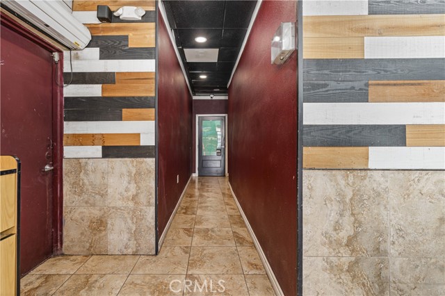 275 9th street, San Bernardino CA: https://media.crmls.org/medias/7ba33ff2-4f2b-47b5-8d23-fb74cc4f7b68.jpg