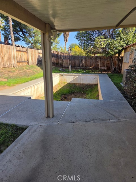 Detail Gallery Image 4 of 11 For 24638 Hemlock Ave, Moreno Valley,  CA 92557 - 4 Beds | 2/1 Baths