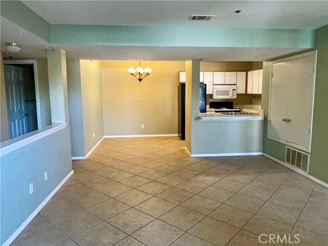 Detail Gallery Image 3 of 20 For 2475 Village Gr, Santa Maria,  CA 93455 - 2 Beds | 2 Baths