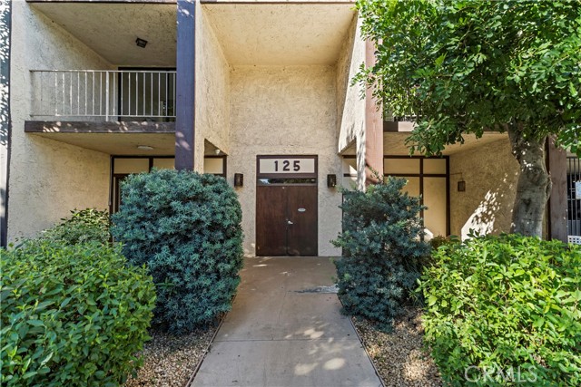 125 Allen, Pasadena CA: https://media.crmls.org/medias/7ba57343-39ab-434f-b2eb-2561c6bddb3d.jpg