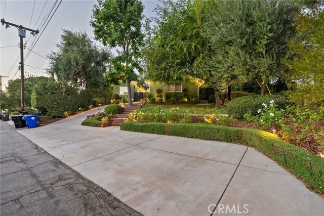 3051 Gertrude Avenue, La Crescenta CA: https://media.crmls.org/medias/7ba734ff-dddc-48e7-98e3-0dd4e314e85d.jpg