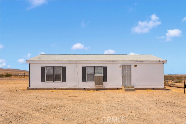 27320 Rodeo Road, Helendale CA: https://media.crmls.org/medias/7ba7d9c7-c059-428a-b169-b7e1894322c1.jpg