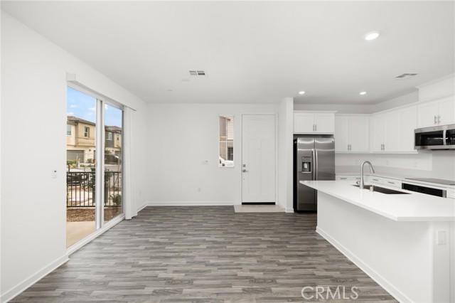 Detail Gallery Image 14 of 30 For 2753 E Amberley Privado, Ontario,  CA 91762 - 3 Beds | 2/1 Baths