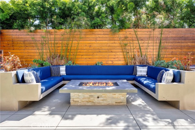2210 Robinson Street, Redondo Beach, California 90278, 5 Bedrooms Bedrooms, ,4 BathroomsBathrooms,Residential,Sold,Robinson Street,SB22055222