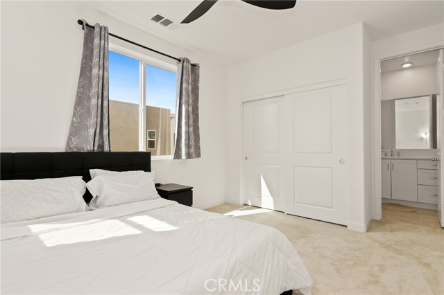 257 Sash, Irvine CA: https://media.crmls.org/medias/7ba9c406-2070-4393-831c-cff24d161de7.jpg