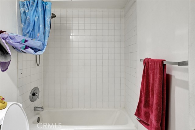Detail Gallery Image 17 of 34 For 6405 Green Valley Cir #203,  Culver City,  CA 90230 - 3 Beds | 2 Baths
