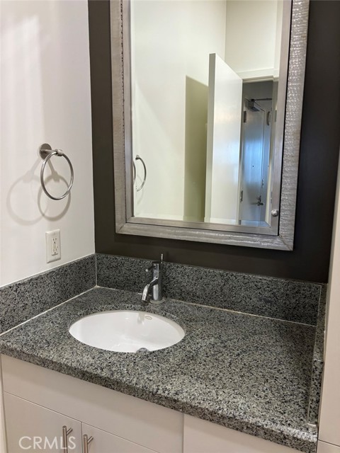Detail Gallery Image 21 of 25 For 3810 Wilshire Bld #309,  Los Angeles,  CA 90010 - 1 Beds | 1 Baths