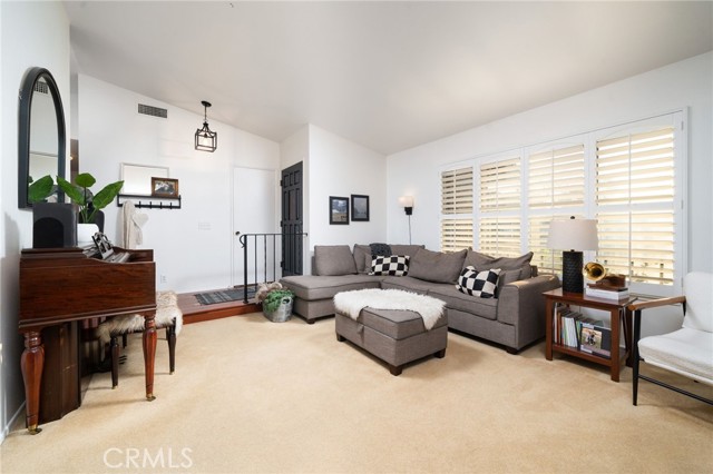 Image 6 of 39 For 5022 Burnaby