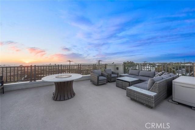 Detail Gallery Image 2 of 37 For 1068 Hampton Dr, Costa Mesa,  CA 92627 - 4 Beds | 3/1 Baths