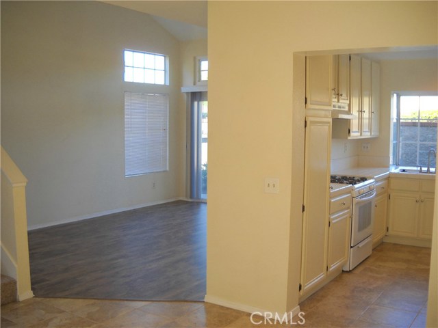 Image 3 for 13583 Almond St #11, Tustin, CA 92782