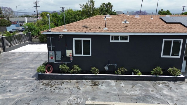 11068 Penrose, Sun Valley CA: https://media.crmls.org/medias/7babd2fa-5b37-4382-bc2c-1242332f47c6.jpg