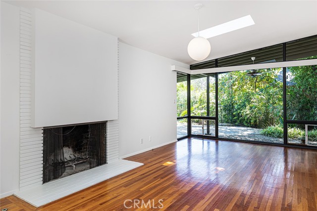 Detail Gallery Image 4 of 20 For 1947 Holliston Ave, Altadena,  CA 91001 - 2 Beds | 1 Baths