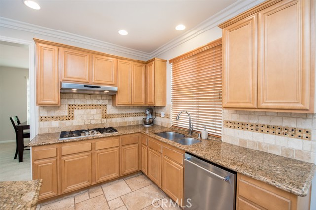 Detail Gallery Image 8 of 46 For 1676 Tamarron Dr, Corona,  CA 92883 - 4 Beds | 2/1 Baths