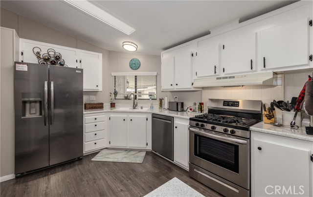 5001 W Florida Avenue, Hemet CA: https://media.crmls.org/medias/7bad04e9-1557-4174-9598-97e85a216e67.jpg