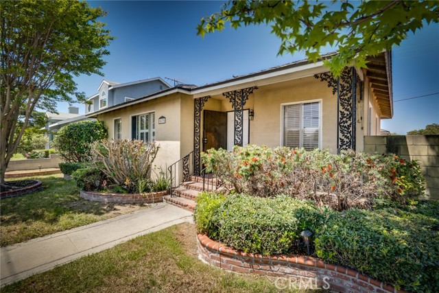 Detail Gallery Image 3 of 38 For 5639 E Spring St, Long Beach,  CA 90808 - 3 Beds | 1 Baths