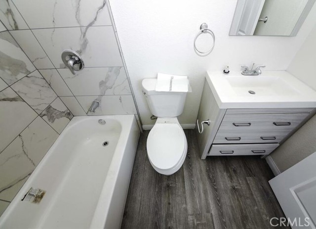 220 W 112th, Los Angeles CA: https://media.crmls.org/medias/7baf155f-4bfc-4274-8d6e-77c25c1ca046.jpg