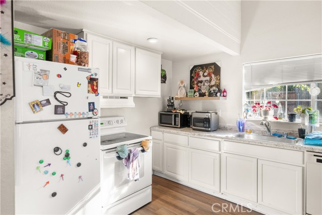 2870 Orange Avenue, Oroville CA: https://media.crmls.org/medias/7baf2dba-2595-4f3d-8623-d60c67975512.jpg