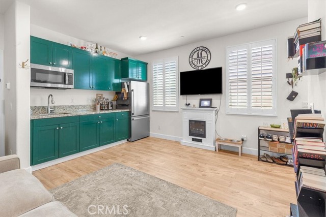 Detail Gallery Image 13 of 26 For 5327 La Bodega, Fontana,  CA 92336 - 5 Beds | 3/1 Baths