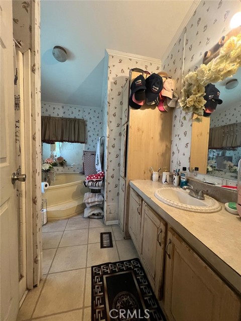 Detail Gallery Image 10 of 16 For 1241 N East St #136,  Anaheim,  CA 92805 - 4 Beds | 2 Baths
