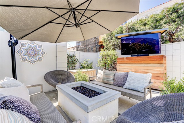 316 5th Street, Manhattan Beach CA: https://media.crmls.org/medias/7baff2d9-195c-4cc3-a8e0-9a35a28e2bc0.jpg