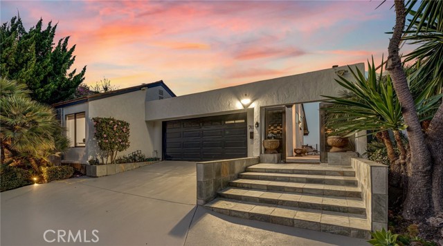 Detail Gallery Image 8 of 29 For 7655 Caminito Avola, La Jolla,  CA 92037 - 4 Beds | 2/1 Baths