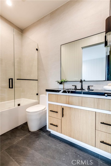 Detail Gallery Image 37 of 55 For 5323 Allott Ave, Sherman Oaks,  CA 91401 - 4 Beds | 4/1 Baths