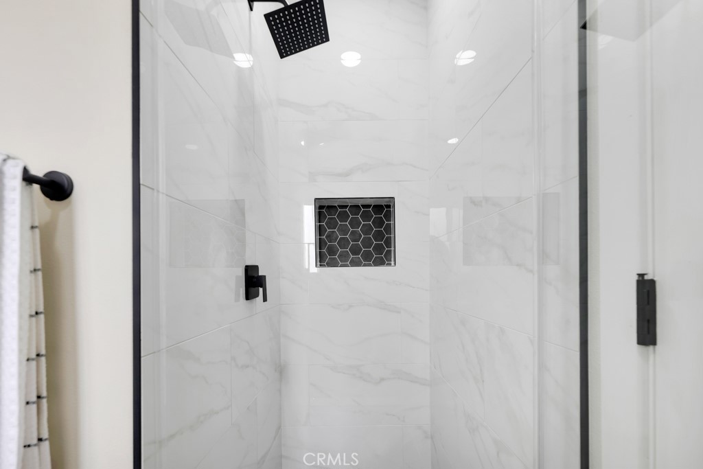https://media.crmls.org/medias/7bb2cd25-6a88-4504-ad1a-6229f9b456f2.jpg?preset=X-Large