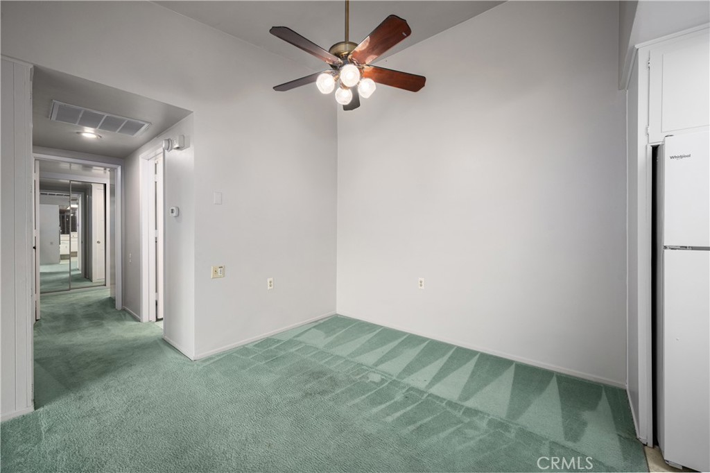 https://media.crmls.org/medias/7bb30077-48e0-417c-9688-7689d50e8dbc.jpg?preset=X-Large