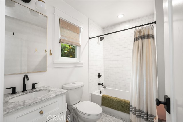 661 Grand Avenue, Long Beach CA: https://media.crmls.org/medias/7bb43976-438b-457e-8450-fe378e3fd9ff.jpg