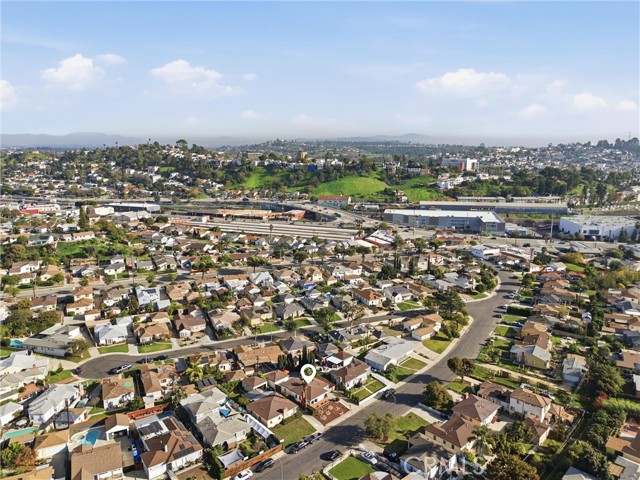 2106 Mcpherson Avenue, Los Angeles CA: https://media.crmls.org/medias/7bb49cad-1d51-4541-894f-b0c53643842b.jpg