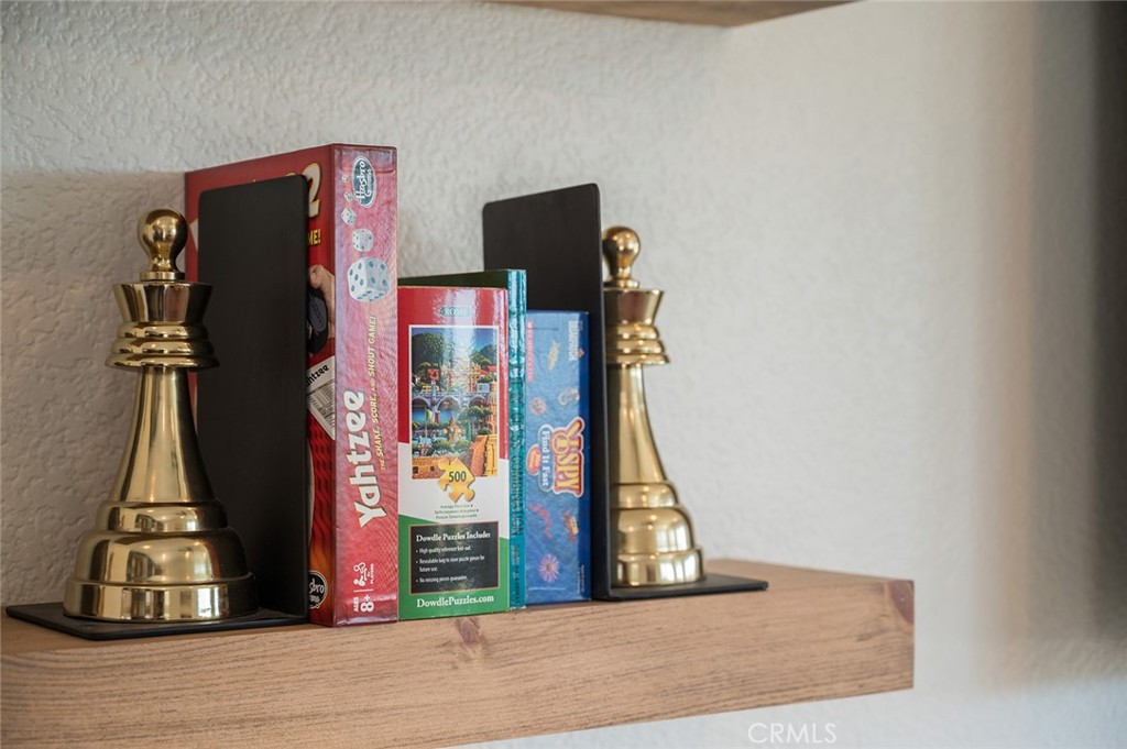 https://media.crmls.org/medias/7bb4c0ce-0350-4a53-b98d-8dbd3b7cc893.jpg?preset=X-Large