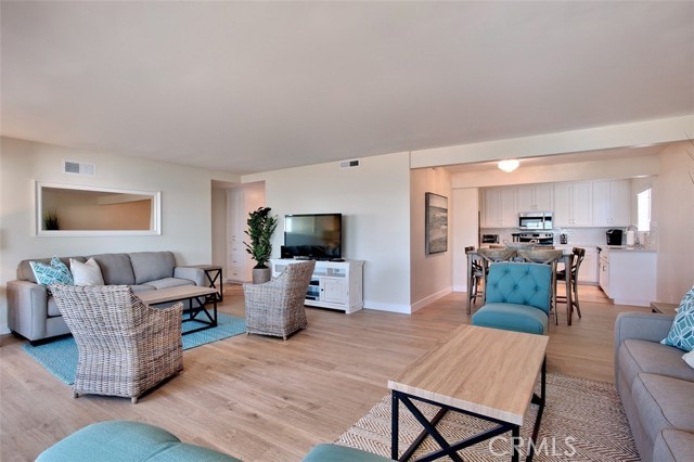 Detail Gallery Image 9 of 15 For 1531 Buena Vista #C,  San Clemente,  CA 92672 - 2 Beds | 2 Baths