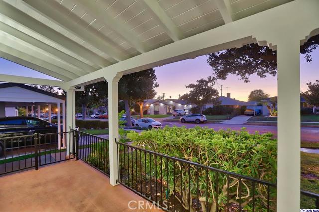 Detail Gallery Image 5 of 45 For 1210 Graynold Ave, Glendale,  CA 91202 - 3 Beds | 2 Baths