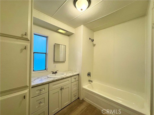 Detail Gallery Image 16 of 17 For 10811 Columbus Ave #7,  –,  CA 91345 - 2 Beds | 1 Baths