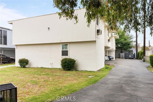 Detail Gallery Image 4 of 16 For 667 Glenfinnan Ave, Azusa,  CA 91702 - – Beds | – Baths