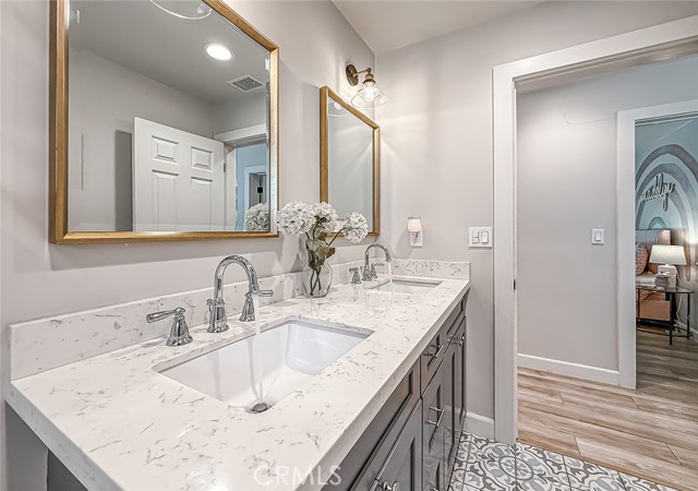 843 Encino Vista Drive, Thousand Oaks CA: https://media.crmls.org/medias/7bb9d6f4-948b-4589-93f4-fa5e9390208d.jpg